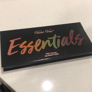Violet Voss Essentials Eyeshadow Palette